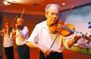 北京成人学小提琴 八十岁也不会晚